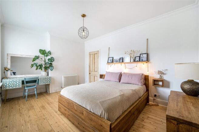 4 bed Terraced for sale Image 9