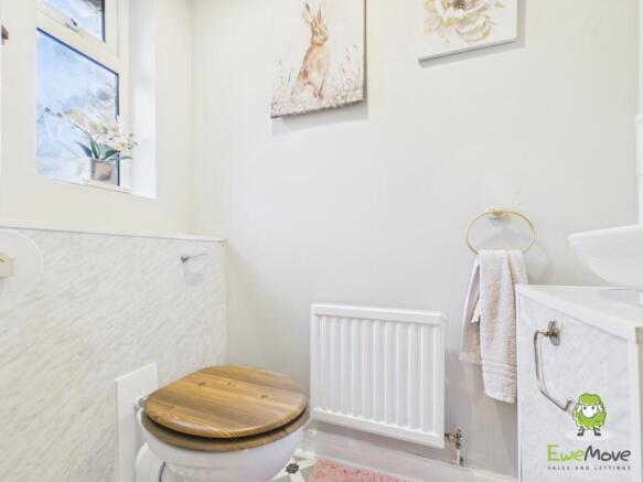 EweMove Estate Agents Basingstoke - Ajax Close -WC