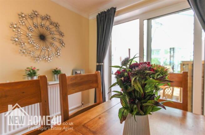 DINING ROOM: