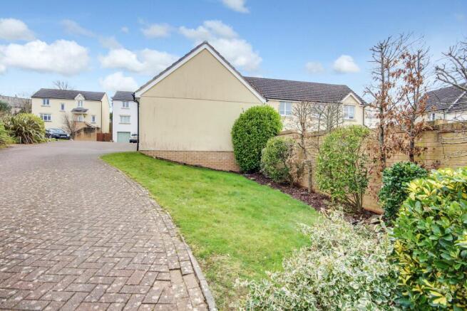 Front Garden/Additional parking 