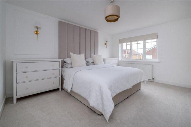 4 bed Detached for sale Image 10