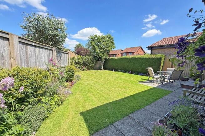 2 bed Semi-Detached Bungalow for sale Image 10