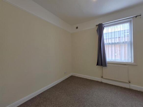 2 bed House to rent Image 4