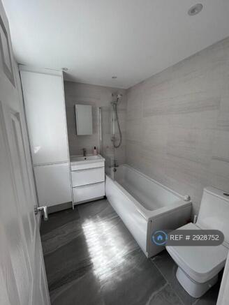 2 bed Terraced to rent Image 9