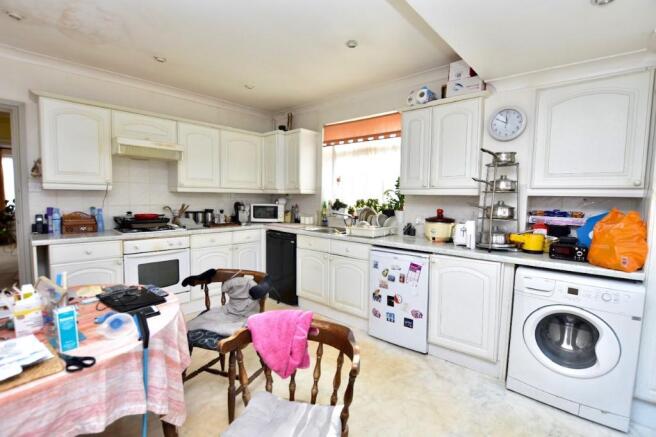 Kitchen/dining rm