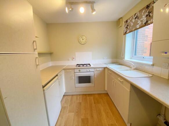 Kitchen pic 2.jpg