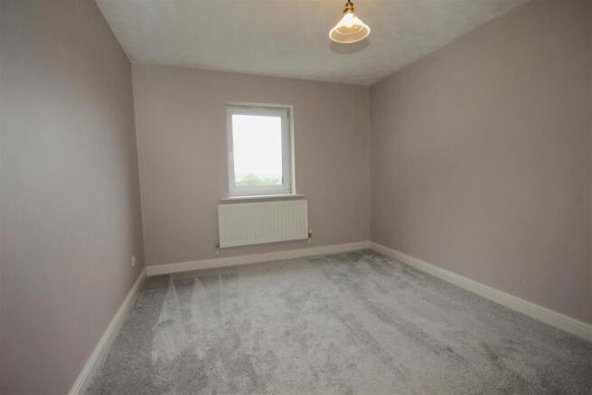 4 bed Detached for sale Image 11