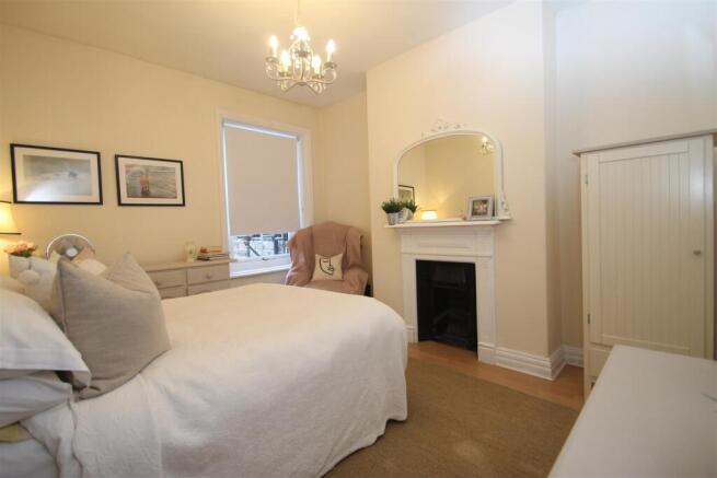4 bed Flat for sale Image 8