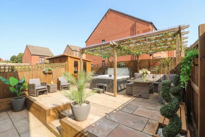 4 bed Semi-Detached for sale Image 4