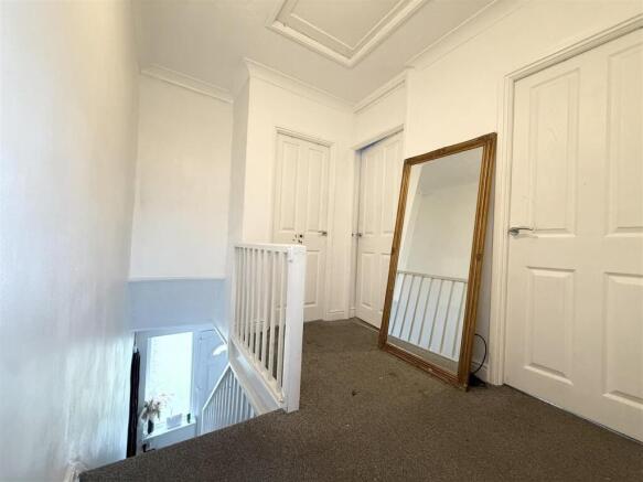 3 bed Terraced for sale Image 11