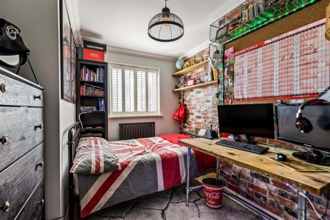 Bedroom 5.jpg