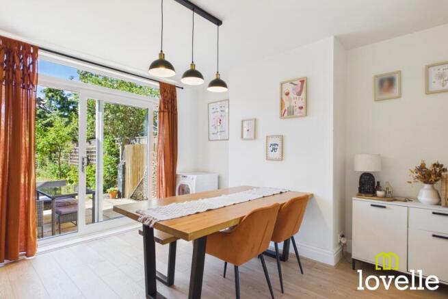 3 bed Semi-Detached for sale Image 8