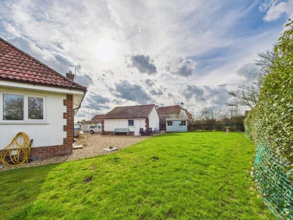 4 bed Detached for sale Image 5