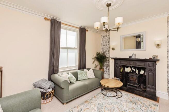 4 bed Detached for sale Image 7