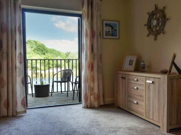 3 bed Semi-Detached for sale Image 4