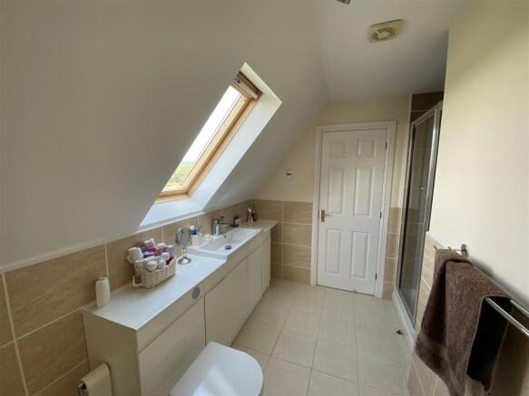 JACK & JILL EN-SUITE