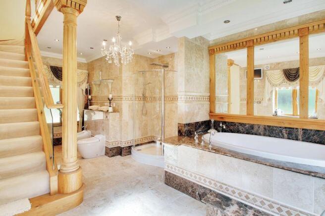 Master En-Suite