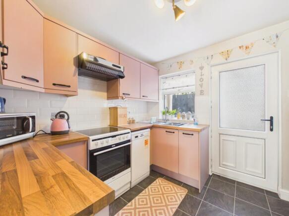 2 bed Terraced for sale Image 8
