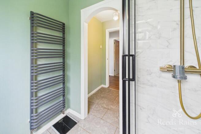 2 bed Apartment to rent Image 11