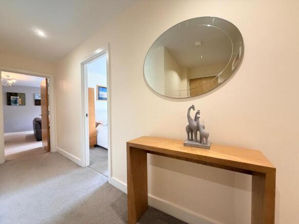 3 bed Apartment for sale Image 7