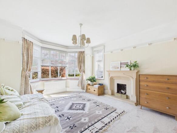 4 bed Detached for sale Image 11