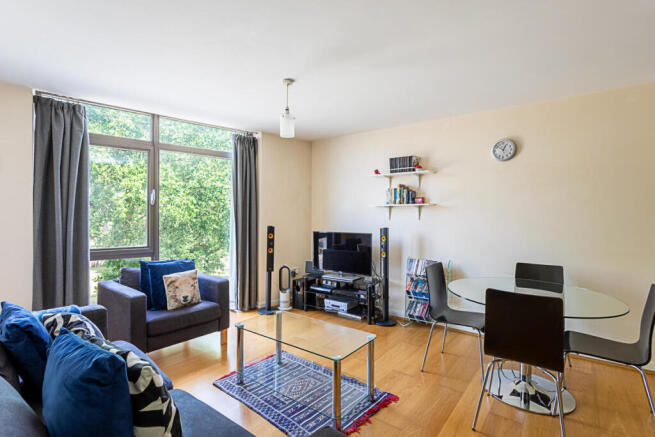 GIF- Flat 22 Sailacre House, Woolwich Road SE10 0J
