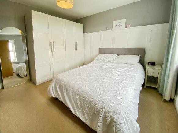 4 bed Detached for sale Image 12