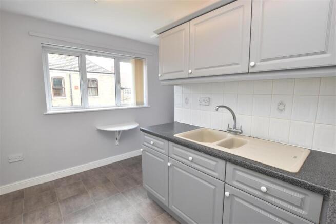 KITCHEN/BREAKFAST ROOM