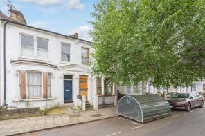 27c, Hubert Grove, London SW9 9PA