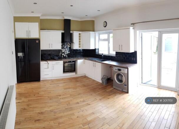 Kitchen / Dining Area
