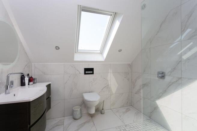 4 bed Detached for sale Image 11