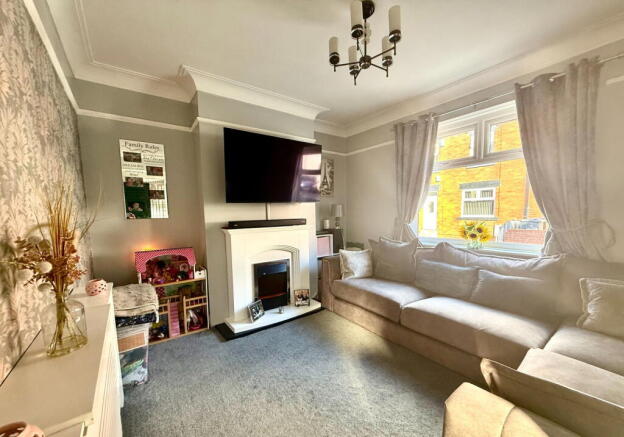 3 bed Semi-Detached for sale Image 12