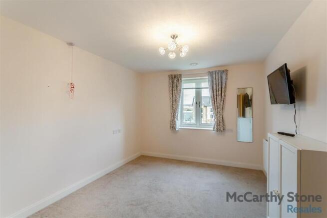 2 bed Apartment for sale Image 10