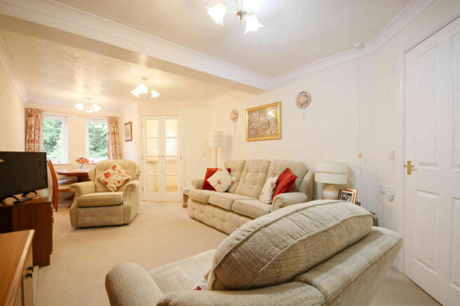 Lounge/Dining Room