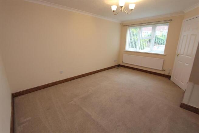 24 MEADOW WAY 001.JPG