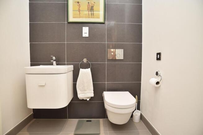 2 bed Apartment for sale Image 10
