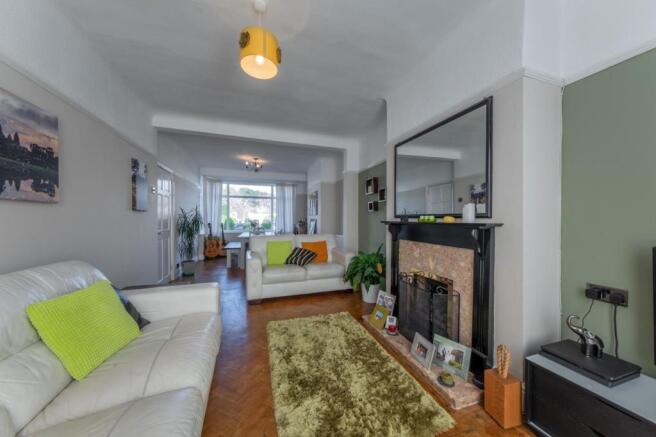 Lounge/Dining Room