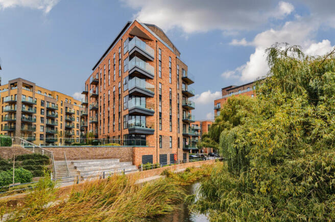 1046663 (1).jpg