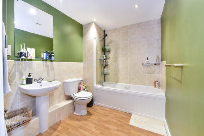 2 bed Flat for sale Image 5