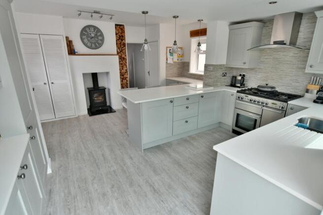 Sandy Lane, Colehill, BH21 2NF photo 4