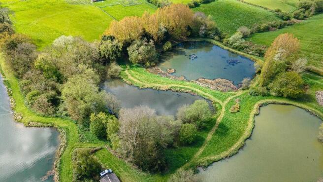 Foxholes Fisheries NN6 photo 4