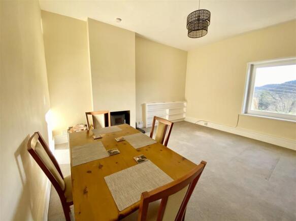 Lounge & Dining Room