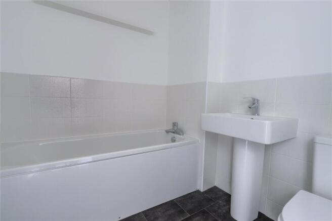 3 bed Terraced to rent Image 6