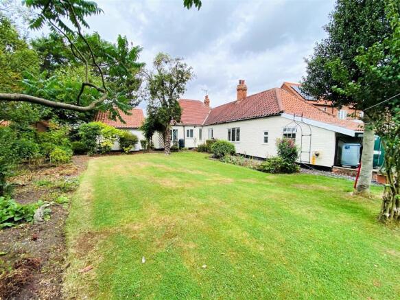 3 bed Detached Bungalow for sale Image 7