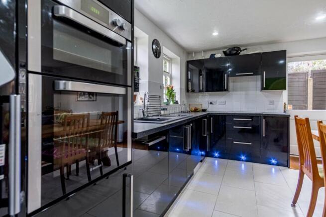 Kitchen/Dining Area