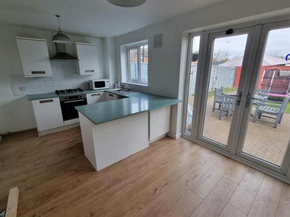 Kitchen/Breakfast Room