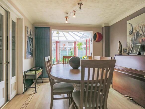 Dining Room.JPG