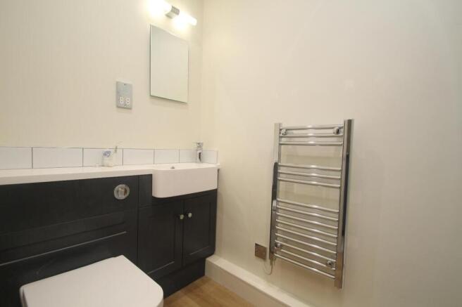 2 bed Flat to rent Image 8