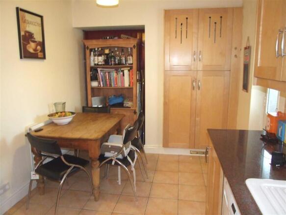 Kitchen / Dining Roo