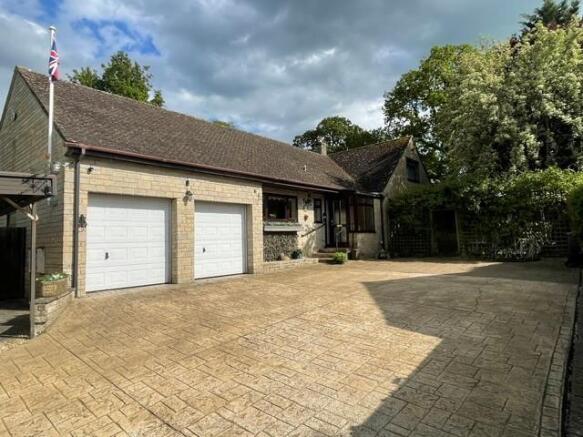 3-bed detached on Wyke Road, Gillingham, £500,000